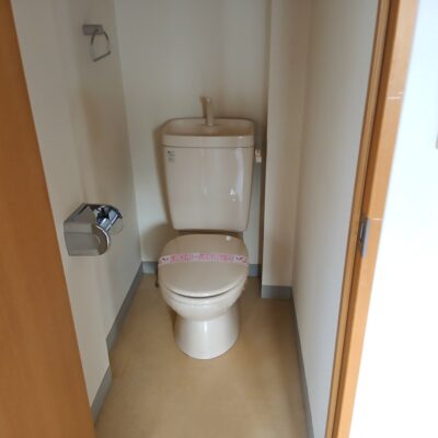 (トイレ)  (トイレ)