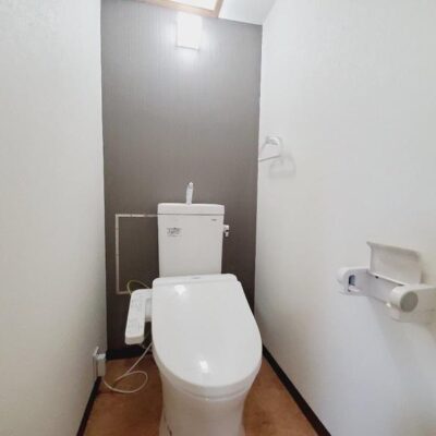 (トイレ)  (トイレ)