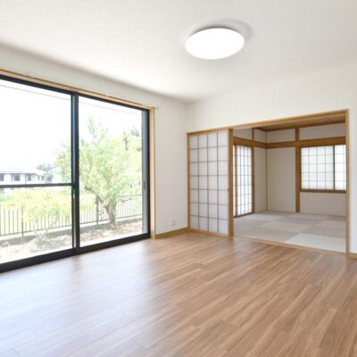  (居間)