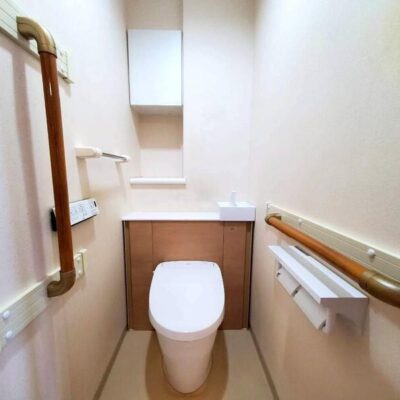 (トイレ)  (トイレ)