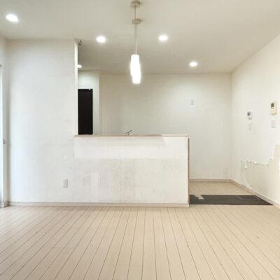  (居間)